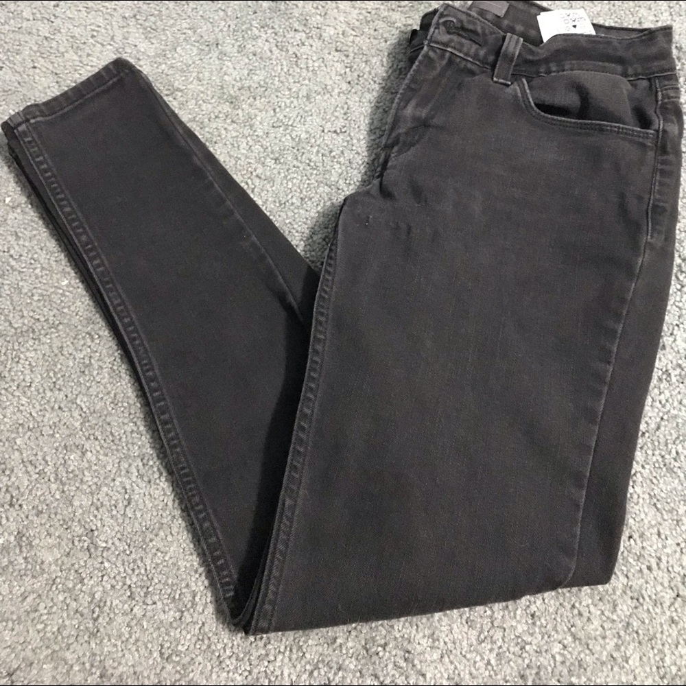 Black Levi’s skinny legging